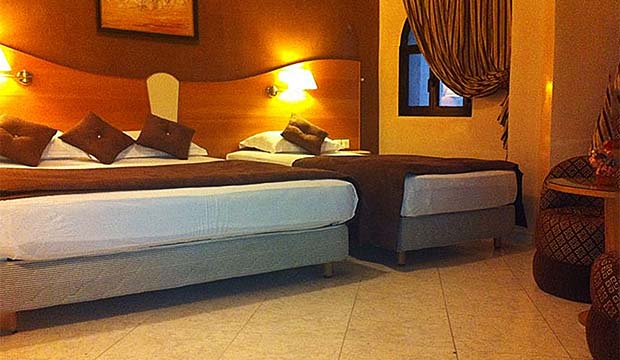 Habitación del hotel Mounia en Fez