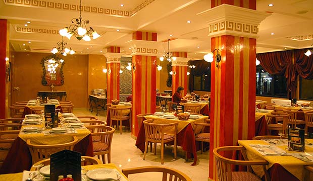 Restaurante del hotel Mounia en Fez