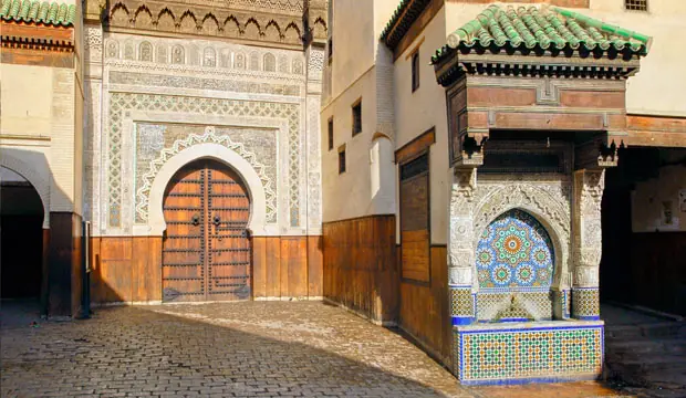 Visitar el Foundouk Nejjarine es una de las cosas que hacer en Fez imprescindibles