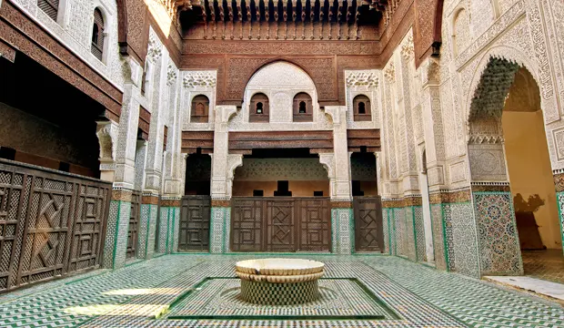 La Madraza Bou Inania en Marruecos Meknes es uno de los lugares que ver en Mequinez