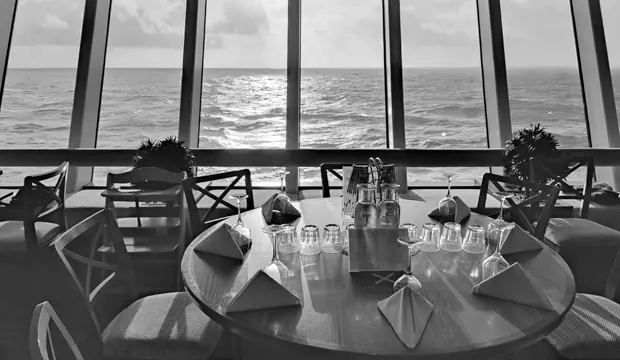 Barco restaurante en Tánger Med Barco restaurante en Tánger Med