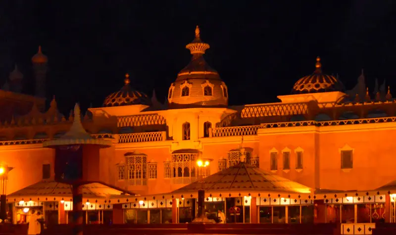 Información de Marrakech y su entorno. Cena en el Chez Ali