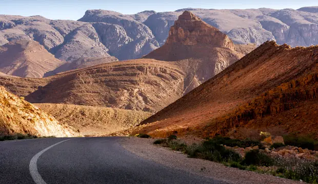 Un coche de alquiler en marruecos debe estar adaptado a la variedad del viario marroquí