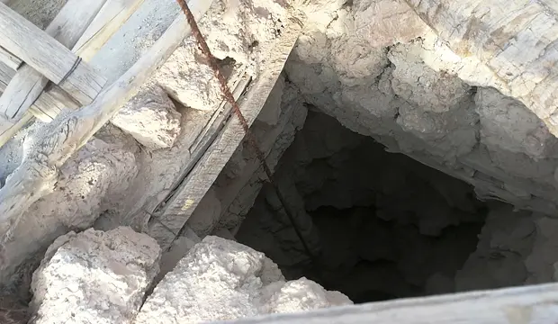 Pozo en el sur de Marruecos irrigado por khettaras, ejemplo de sistema tradicional de aprovechamiento del agua
