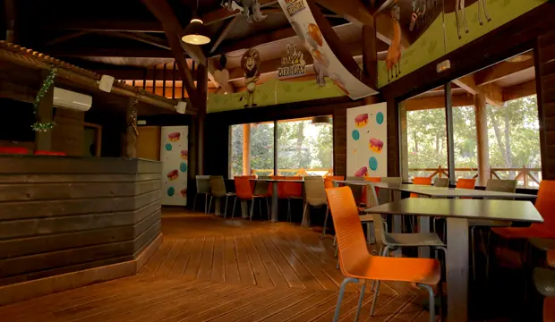 Las familias pueden celebrar cumpleaños infantiles en una sala del Zoo de Rabat dentro de la granja educativa